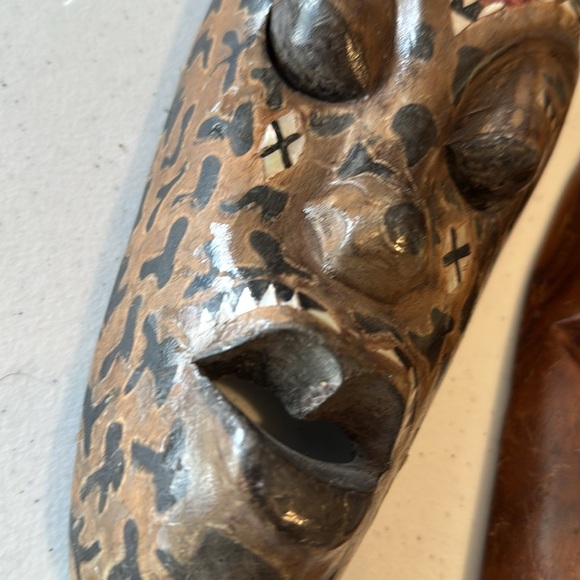Handcrafted Tribal Masks in Brown and Tan 2 pieces - Picture 4 of 12